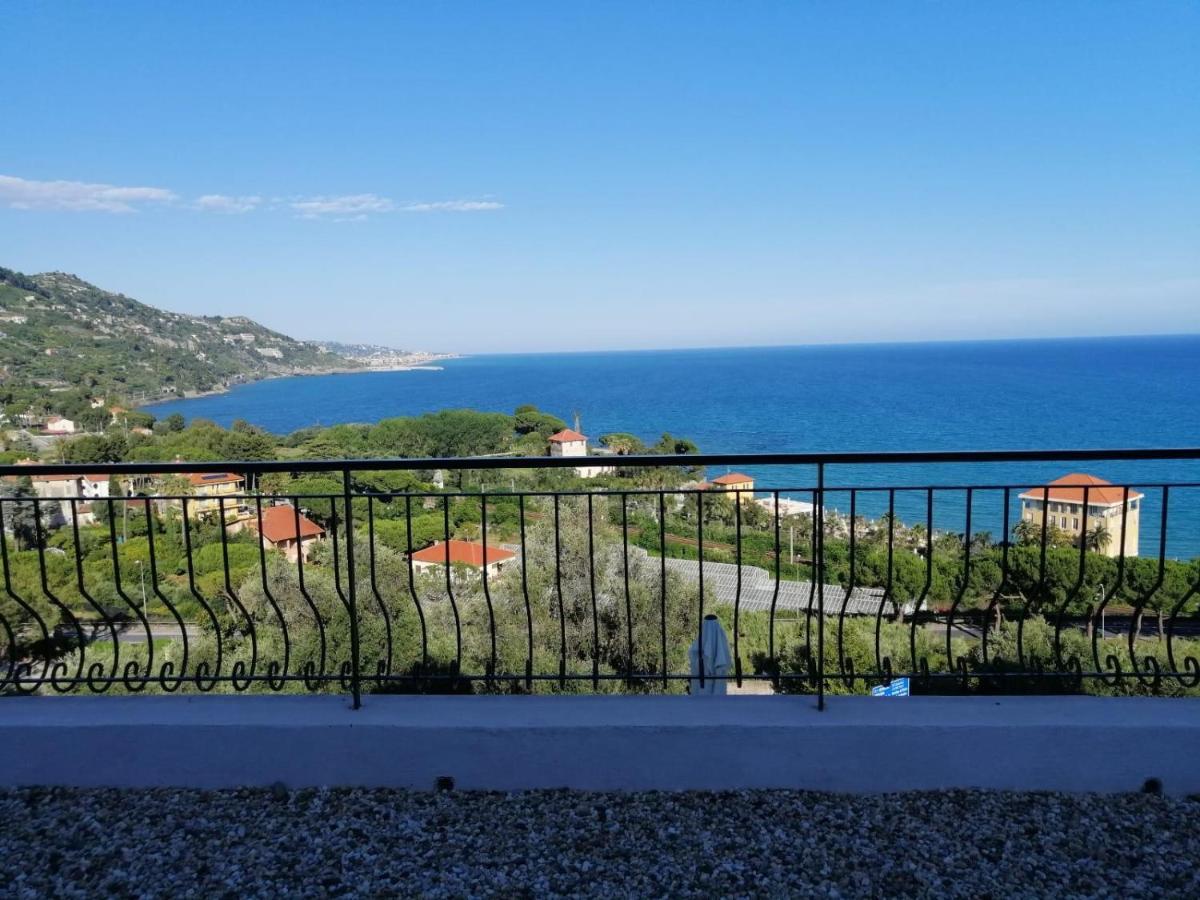 Agriturismo Un Mare Di Fiori Vila Ventimiglia Exterior foto