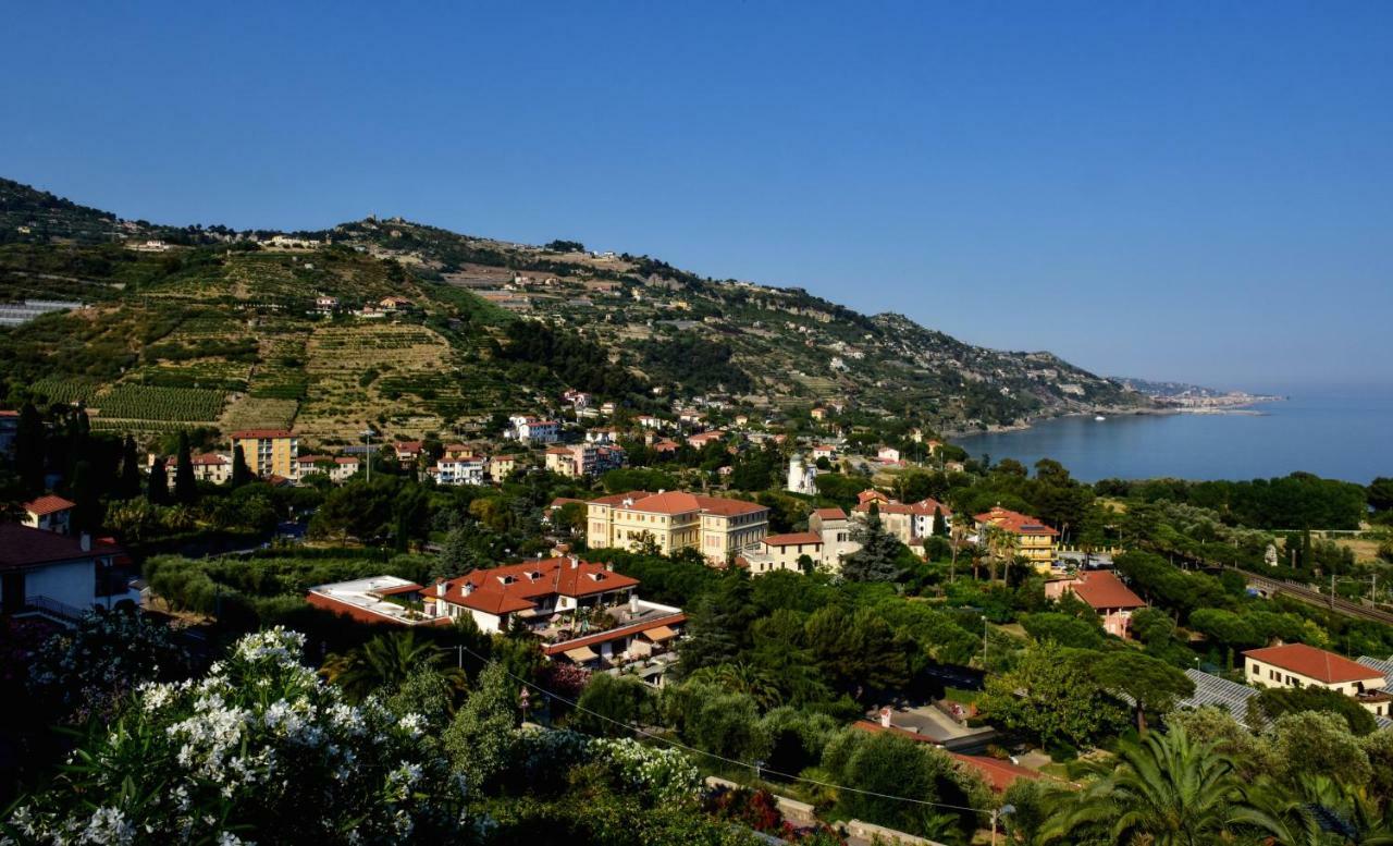 Agriturismo Un Mare Di Fiori Vila Ventimiglia Exterior foto